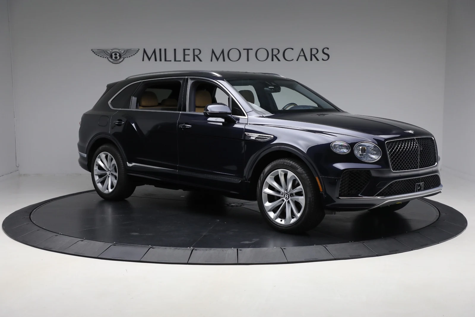 2024 Bentley Bentayga EWB V8, 9/20