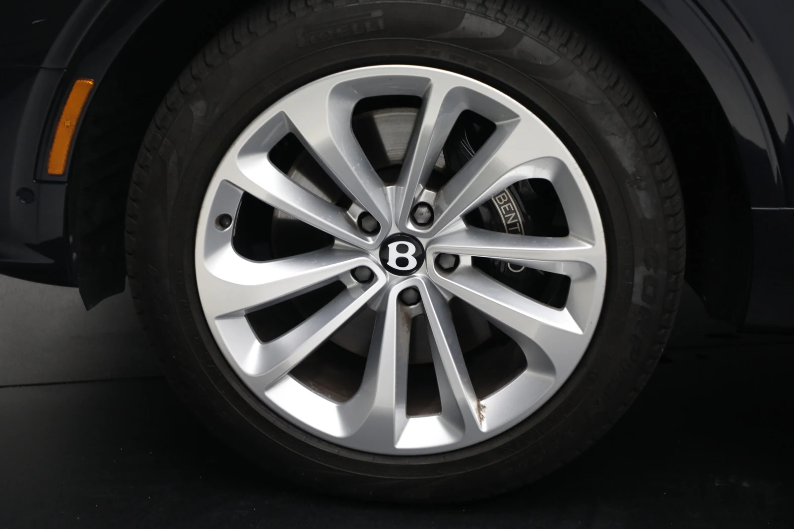 2024 Bentley Bentayga EWB V8, 16/20