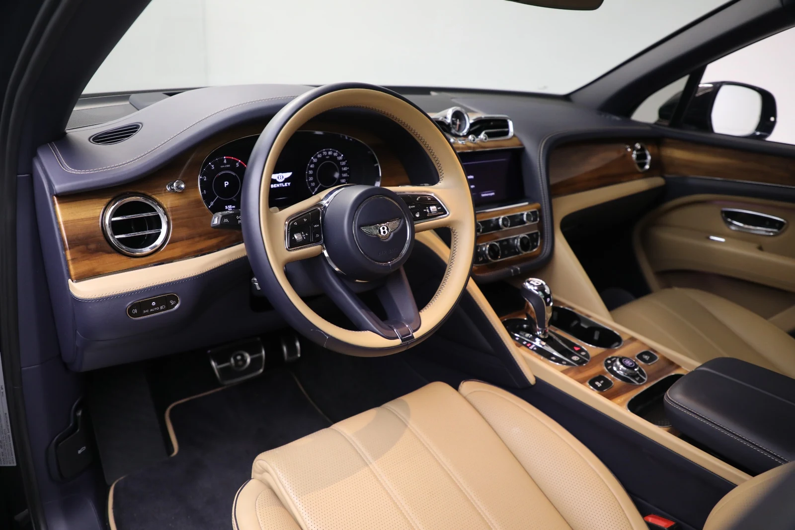2024 Bentley Bentayga EWB V8, 18/20