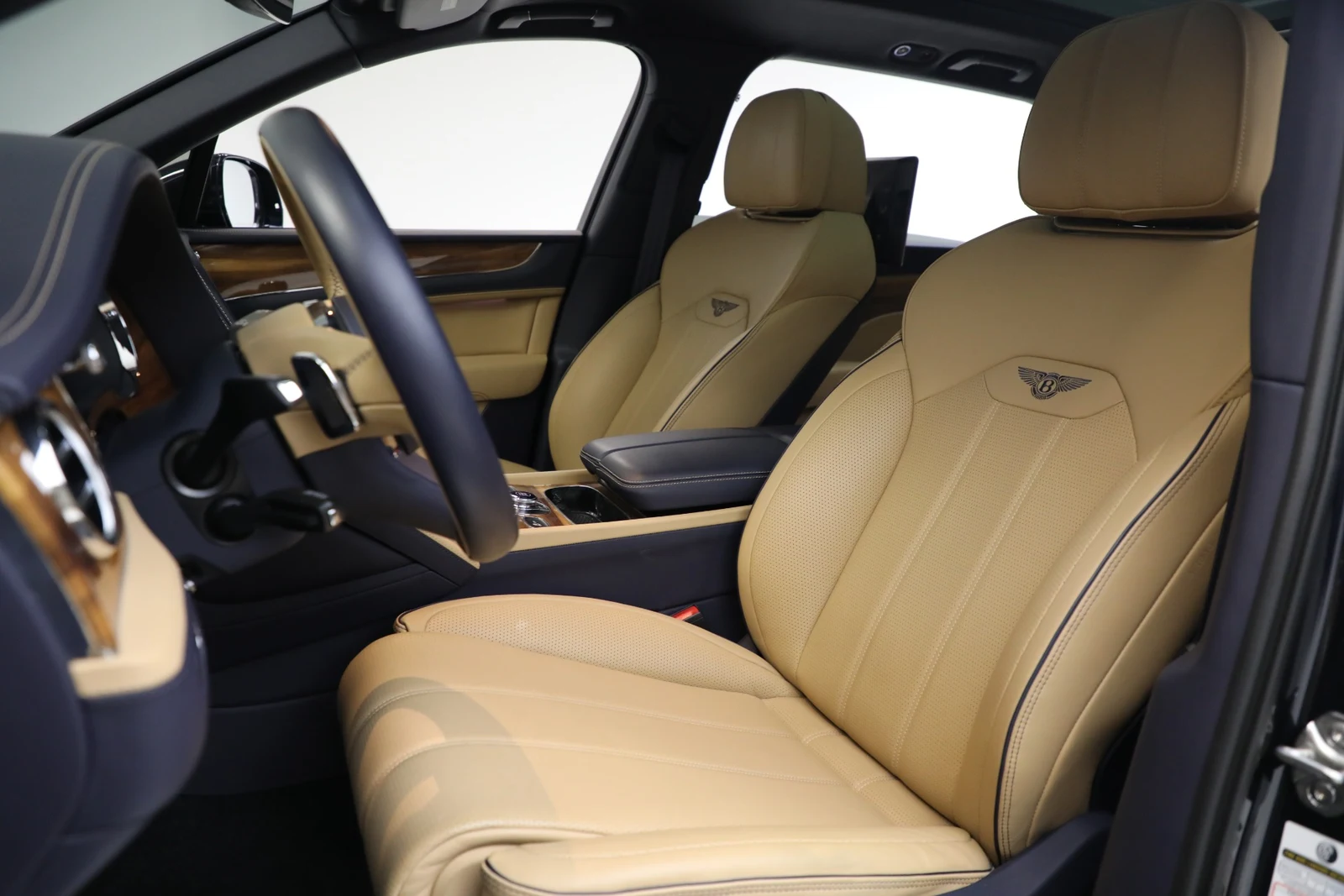 2024 Bentley Bentayga EWB V8, 20/20