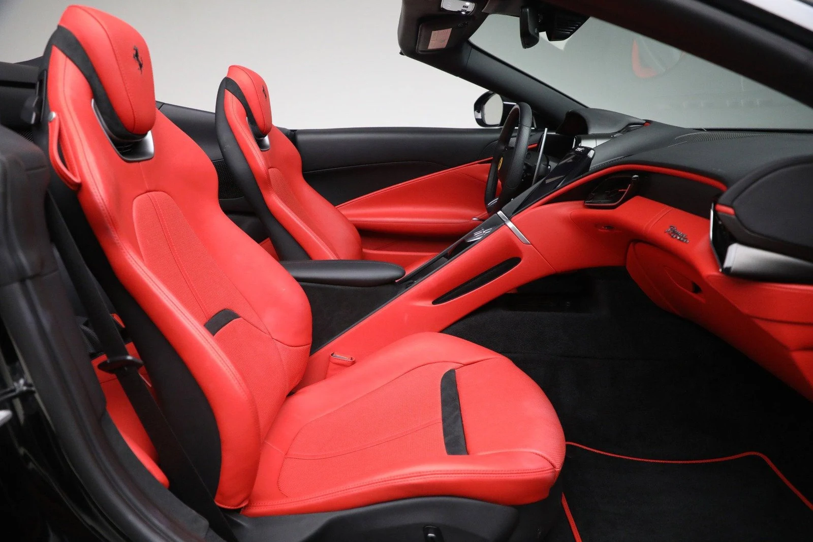 2024 Ferrari Roma Spider, 16/19