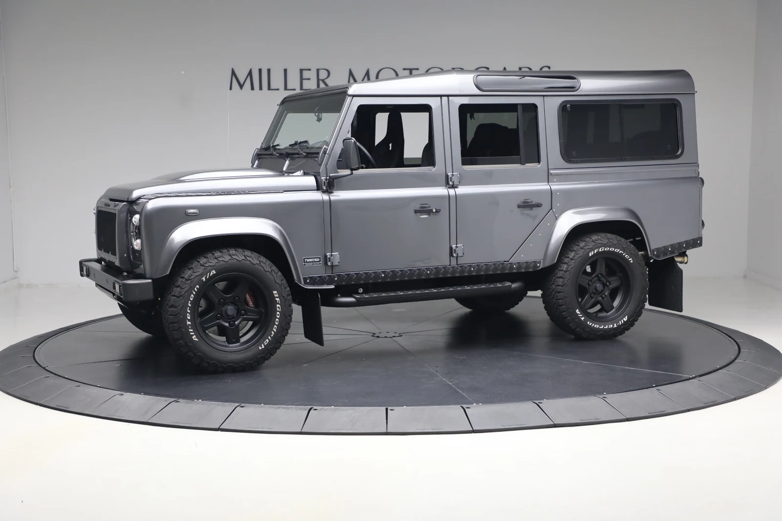 2024 Land Rover Defender 110 Twisted T110 Station Wagon, 2/20
