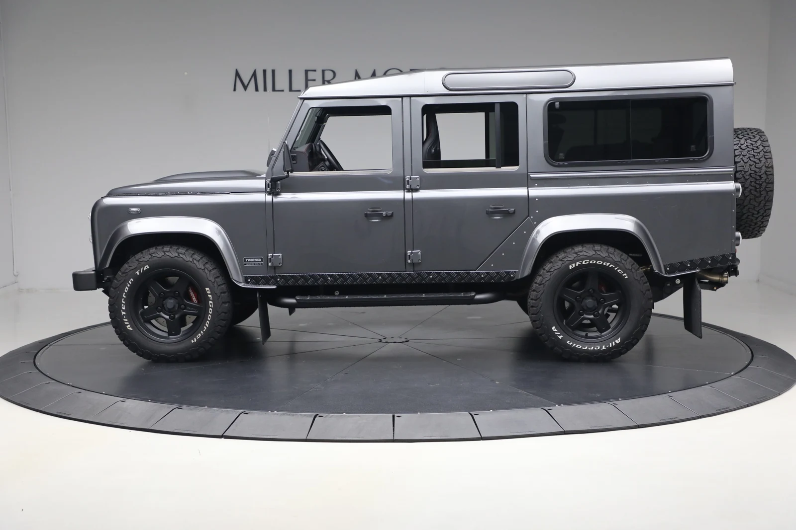2024 Land Rover Defender 110 Twisted T110 Station Wagon, 3/20