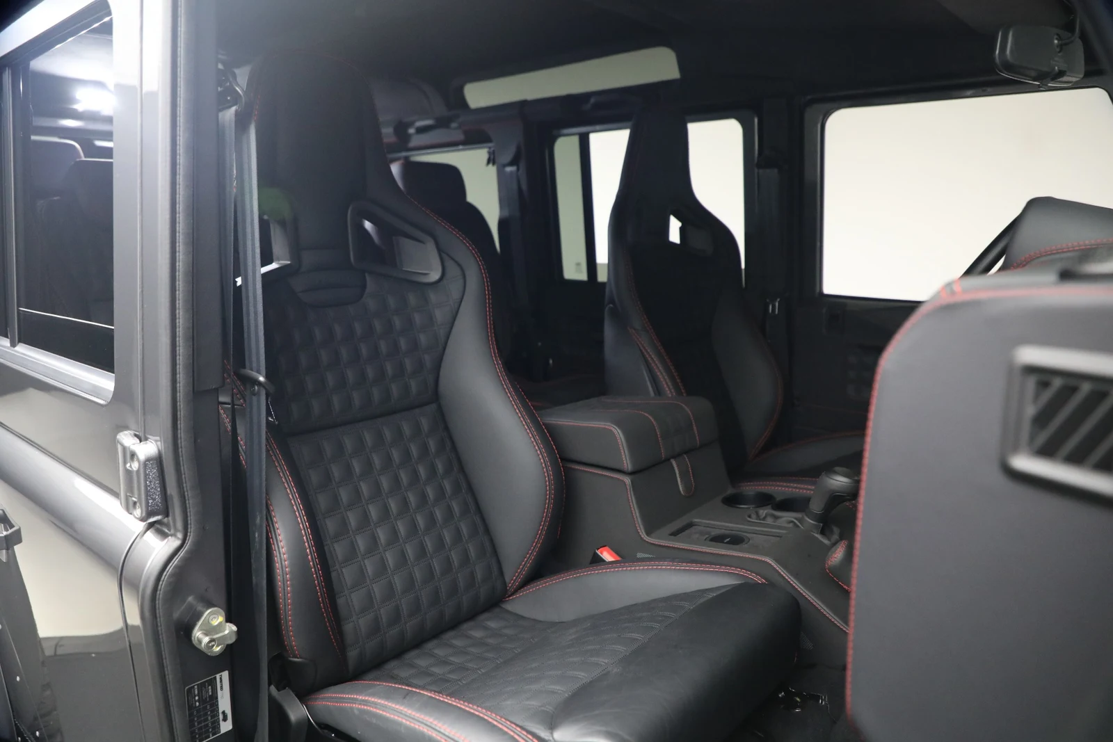 2024 Land Rover Defender 110 Twisted T110 Station Wagon, 17/20