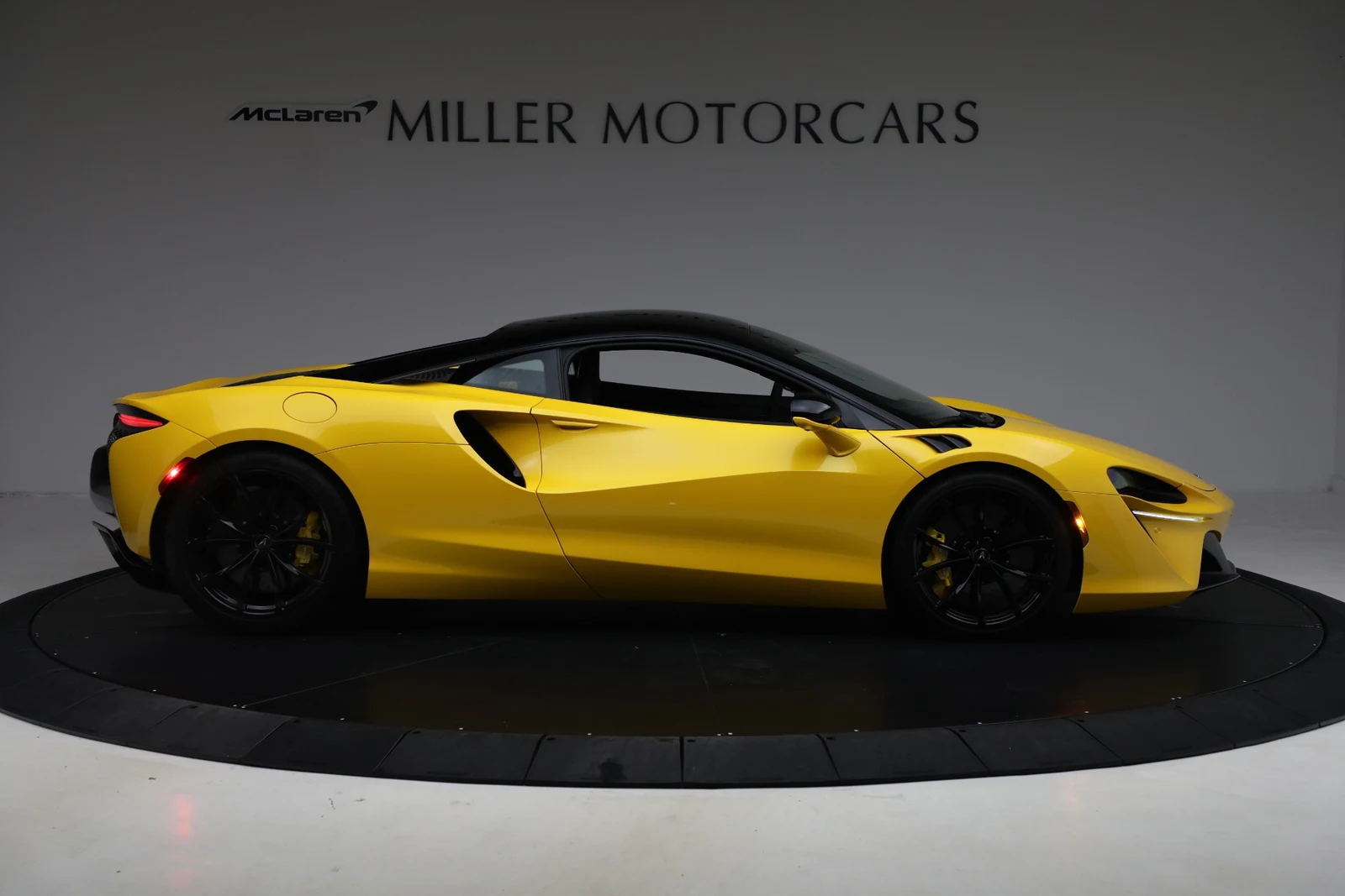 2024 McLaren Artura, 9/20