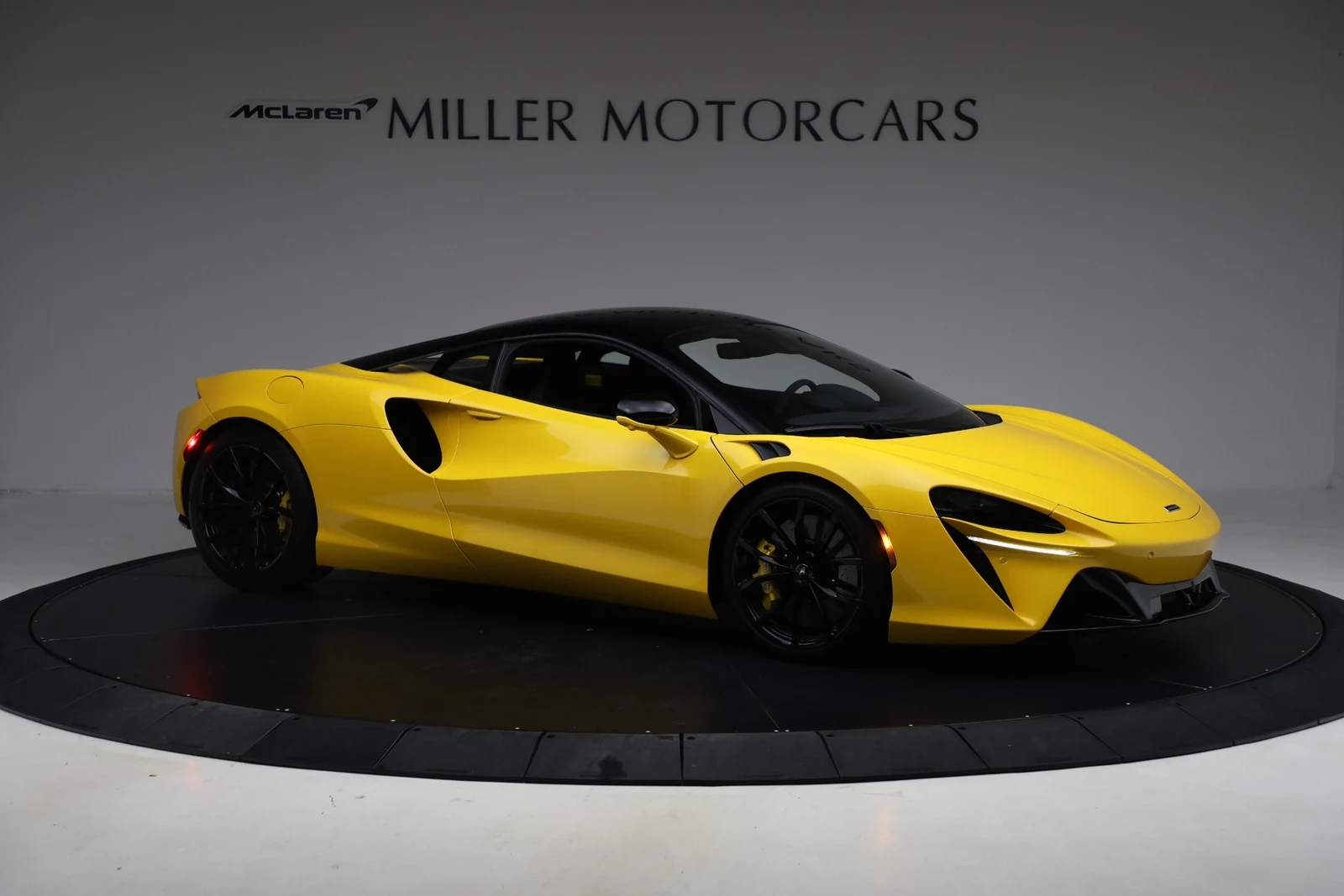 2024 McLaren Artura, 10/20