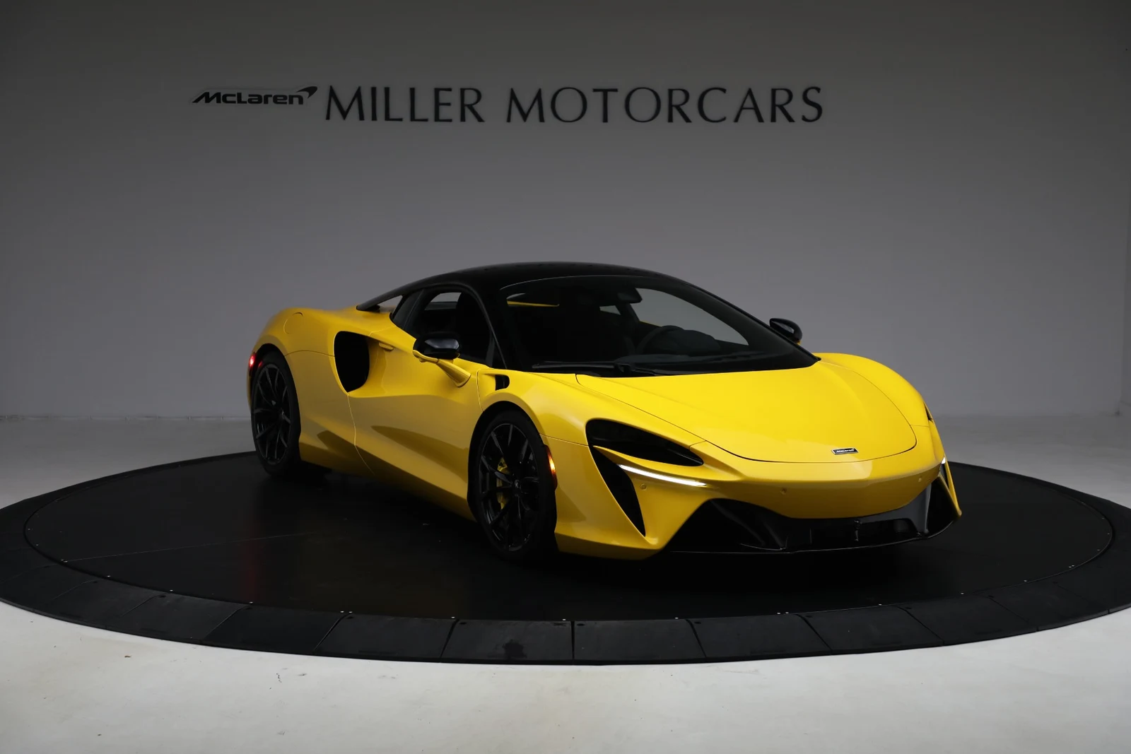 2024 McLaren Artura, 11/20