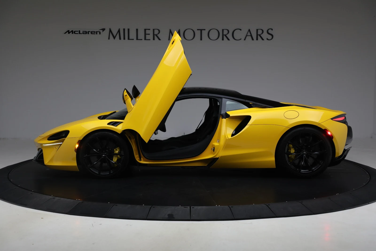 2024 McLaren Artura, 15/20