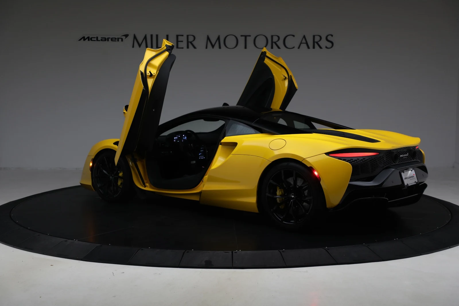 2024 McLaren Artura, 16/20