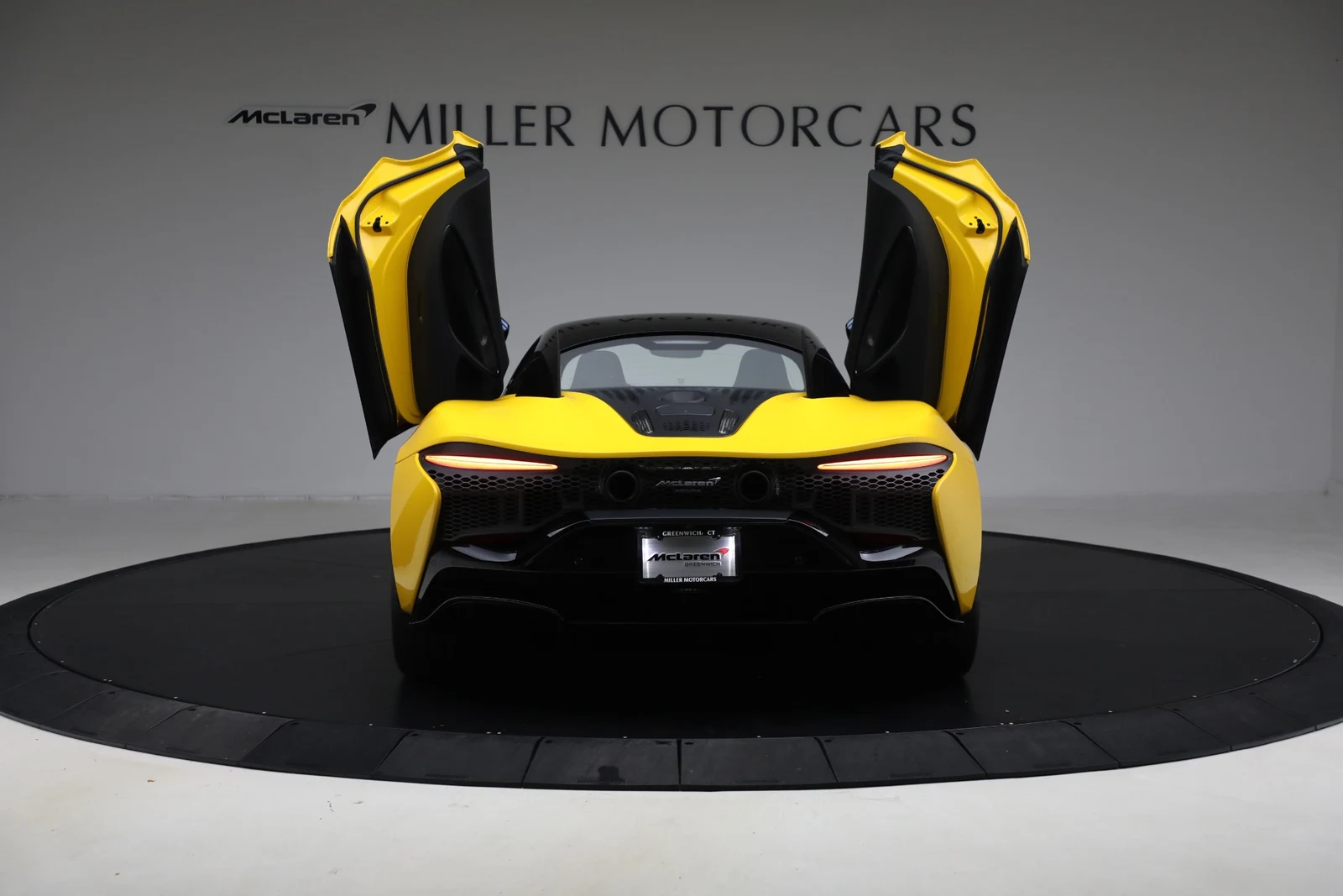 2024 McLaren Artura, 17/20