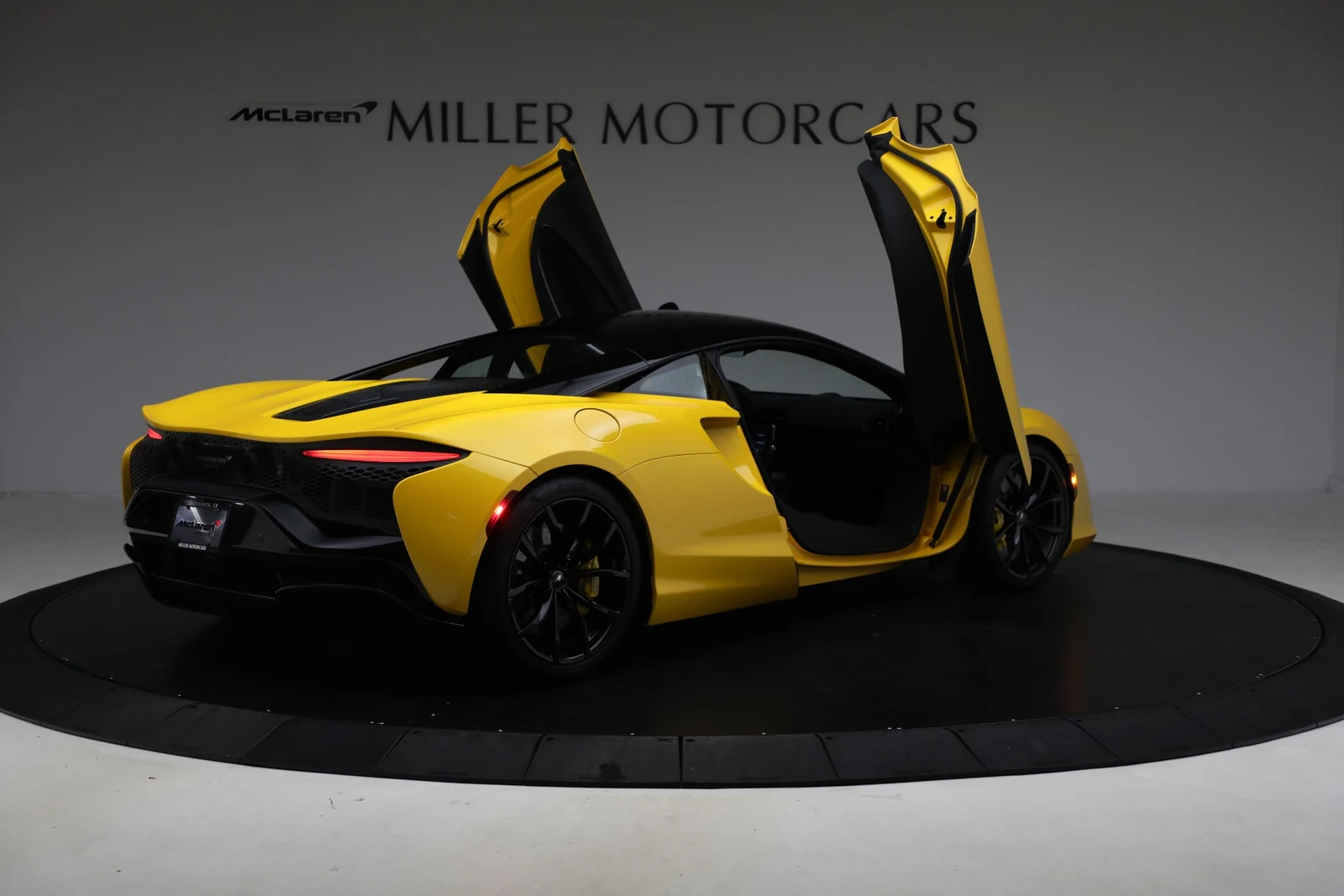 2024 McLaren Artura, 18/20