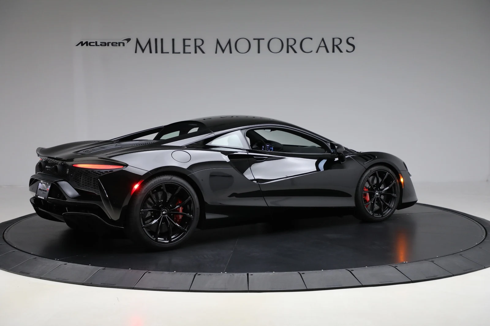 2024 McLaren Artura, 8/20