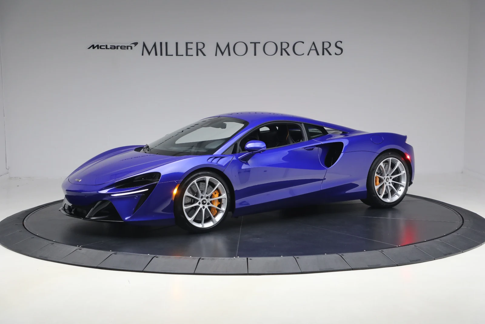 2024 McLaren Artura, 2/20