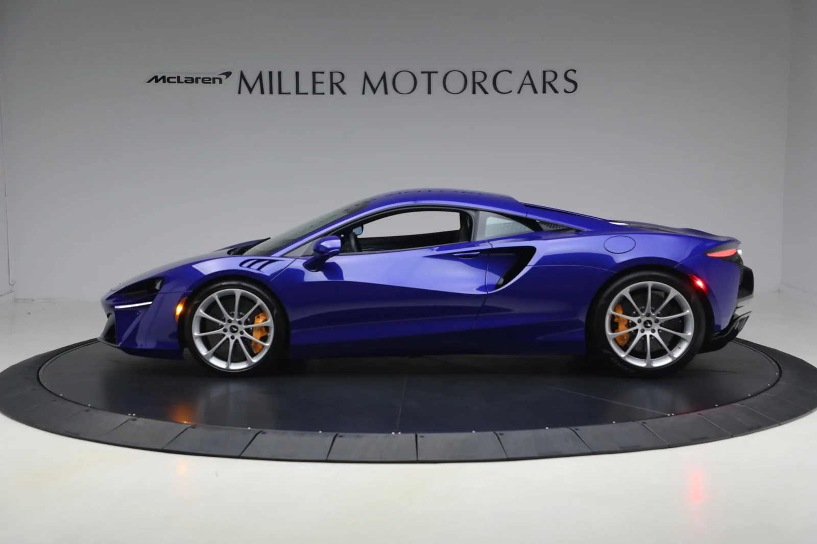 2024 McLaren Artura, 3/20