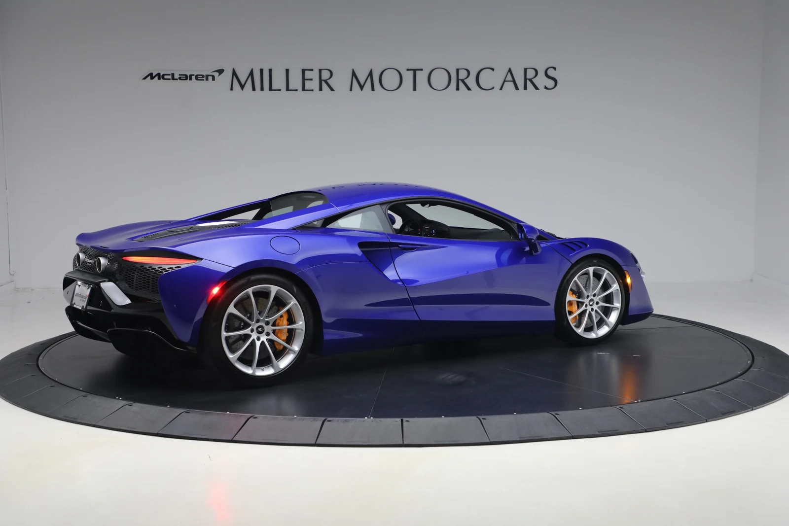 2024 McLaren Artura, 8/20