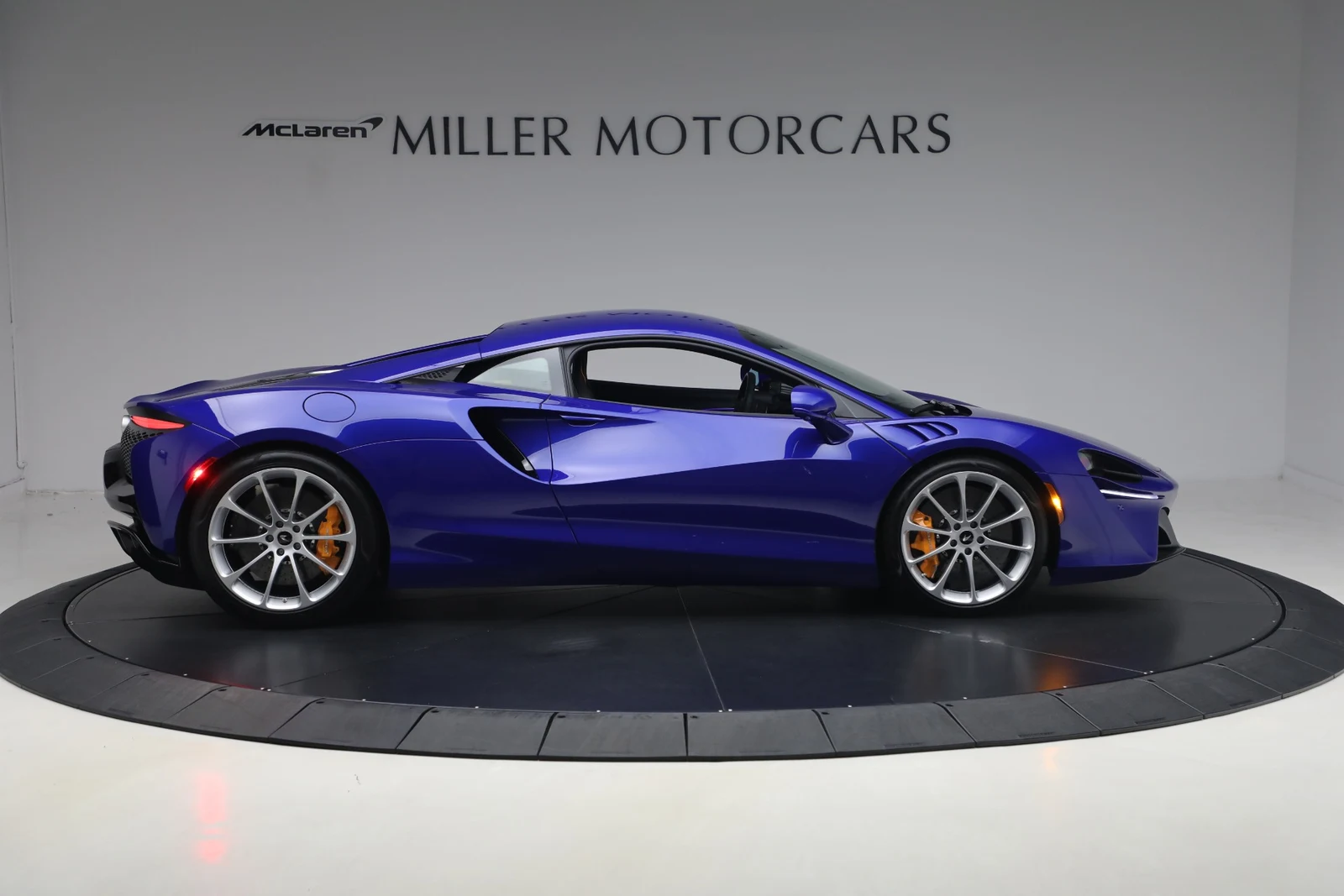 2024 McLaren Artura, 9/20