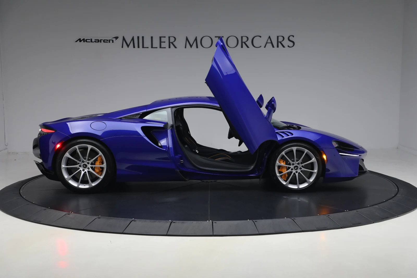 2024 McLaren Artura, 19/20