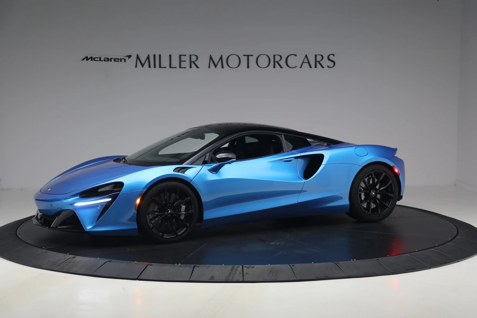 2024 McLaren Artura, 2/20