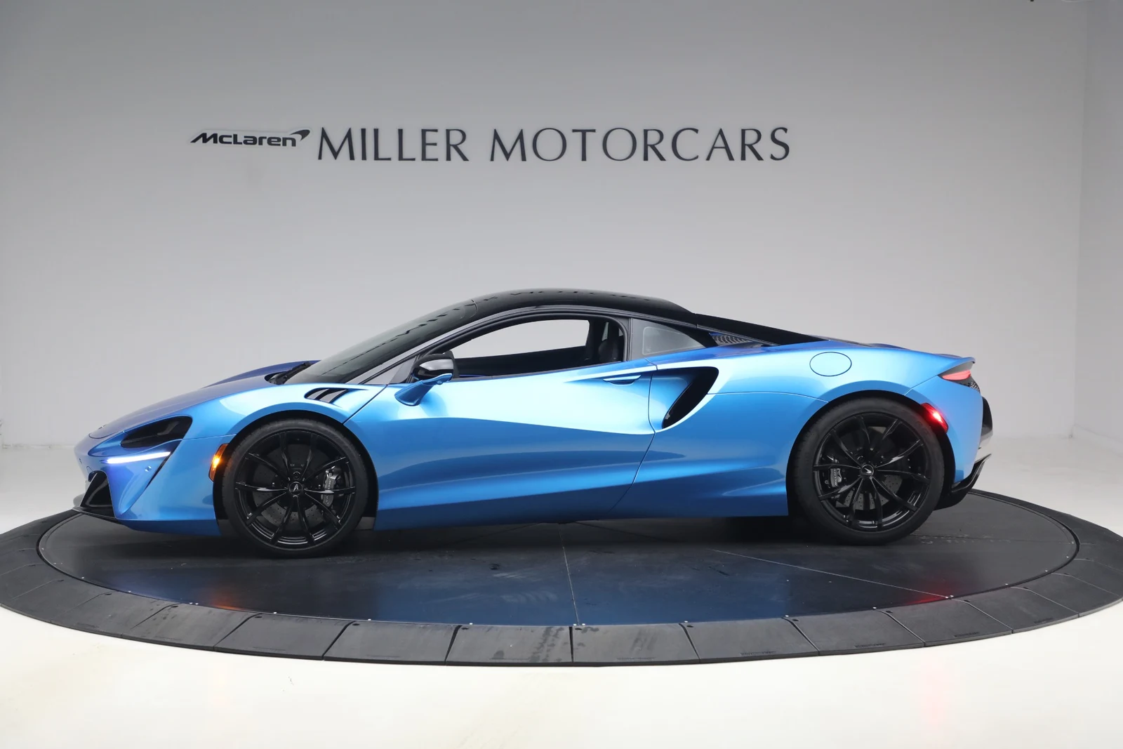 2024 McLaren Artura, 3/20