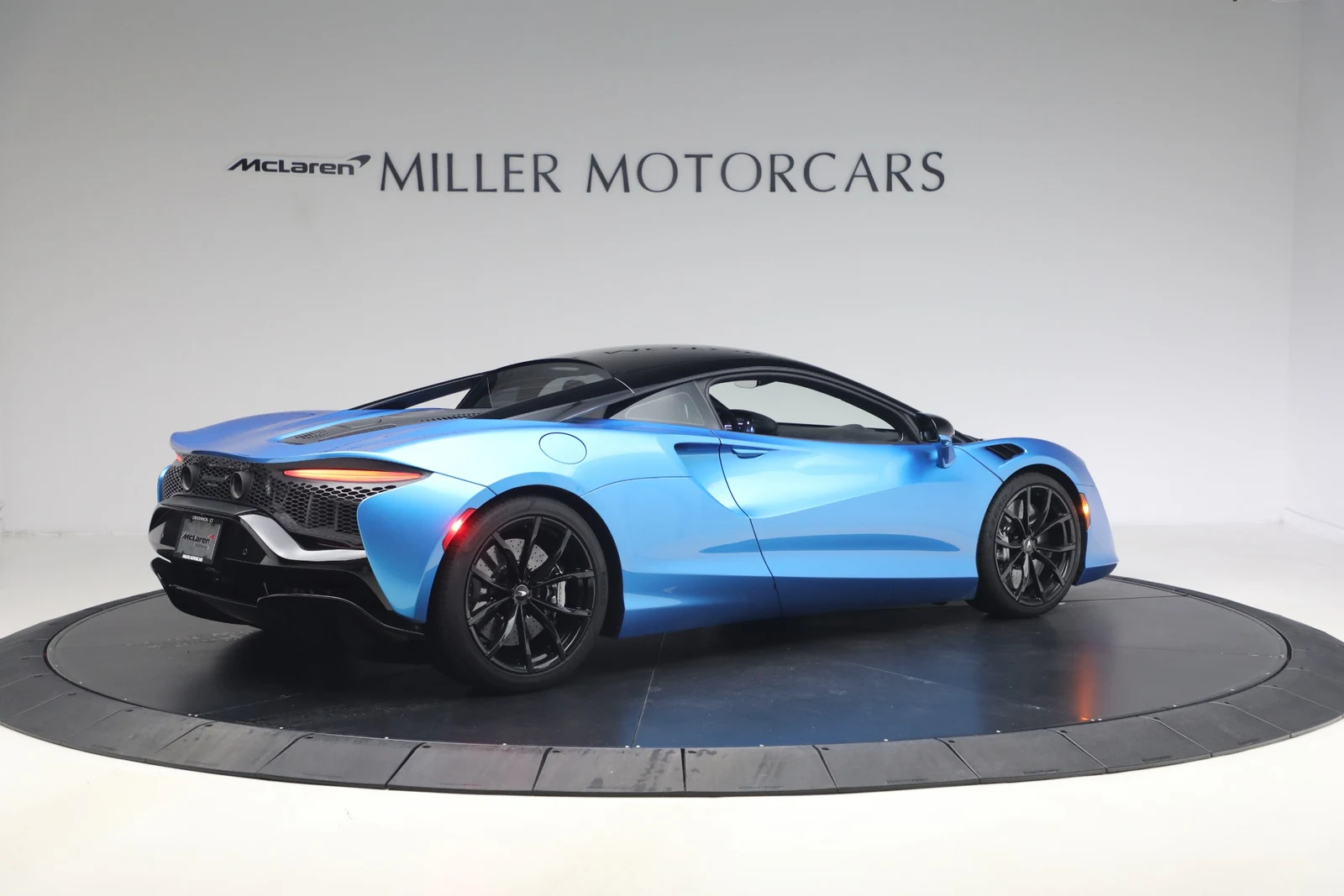 2024 McLaren Artura, 8/20