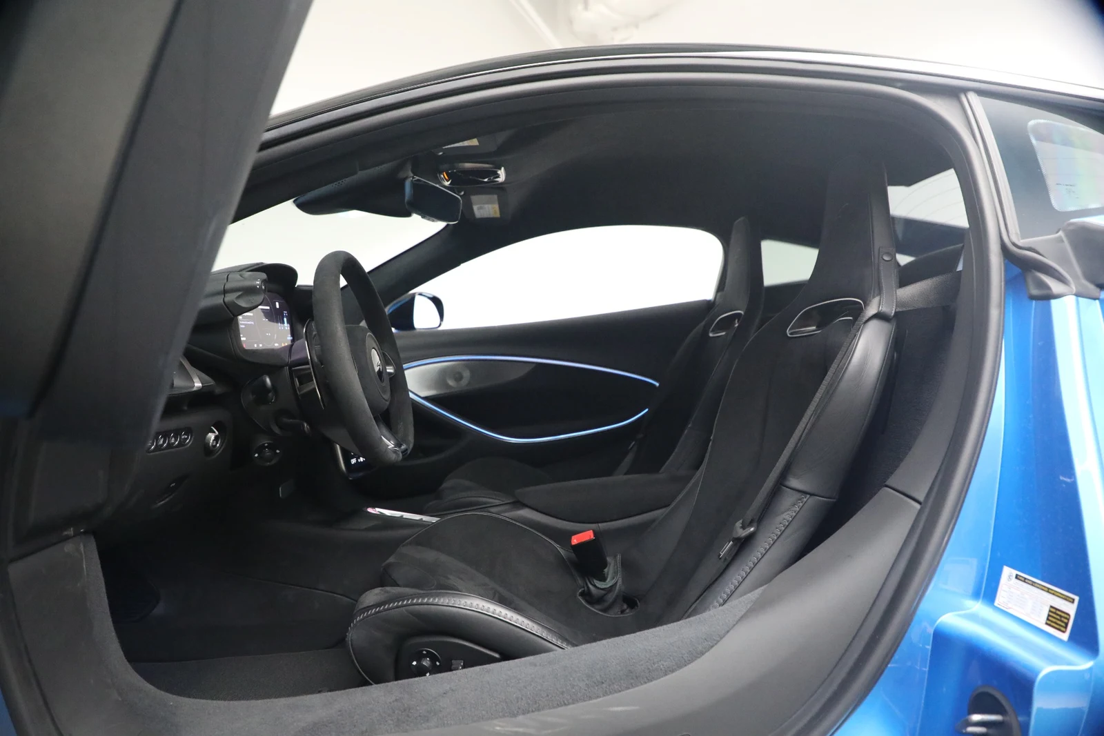 2024 McLaren Artura, 17/20