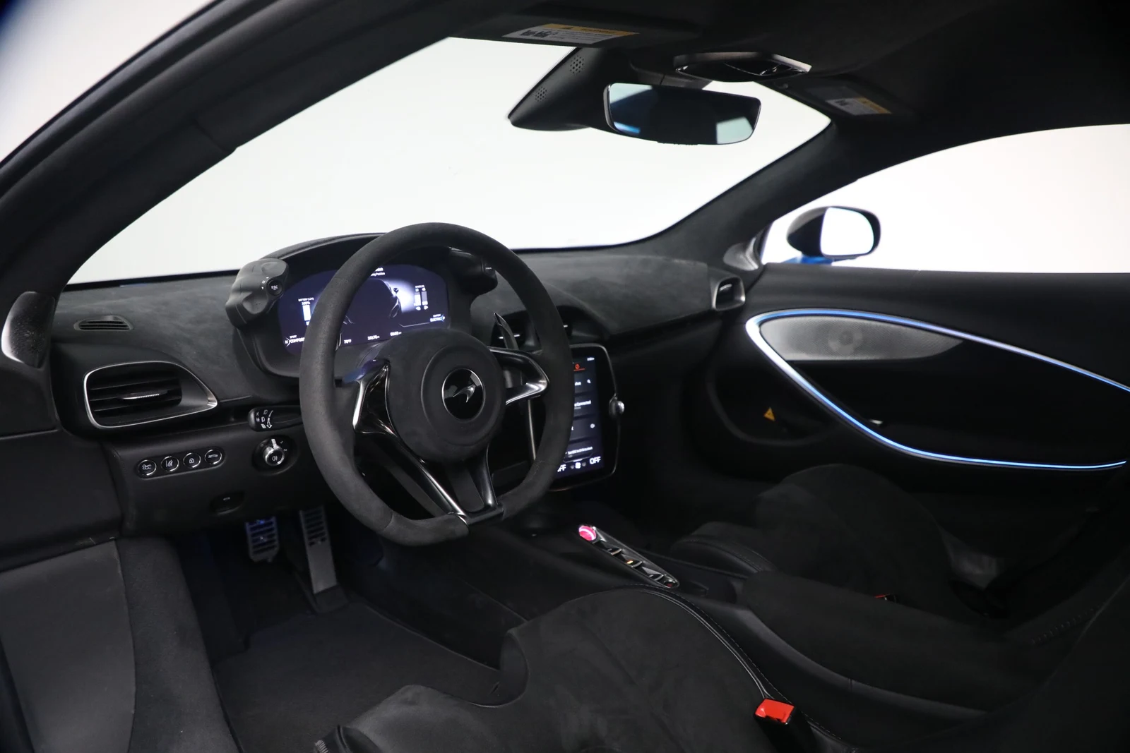 2024 McLaren Artura, 18/20