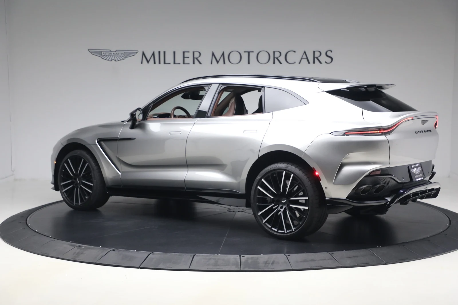 2023 Aston Martin DBX 707, 4/20