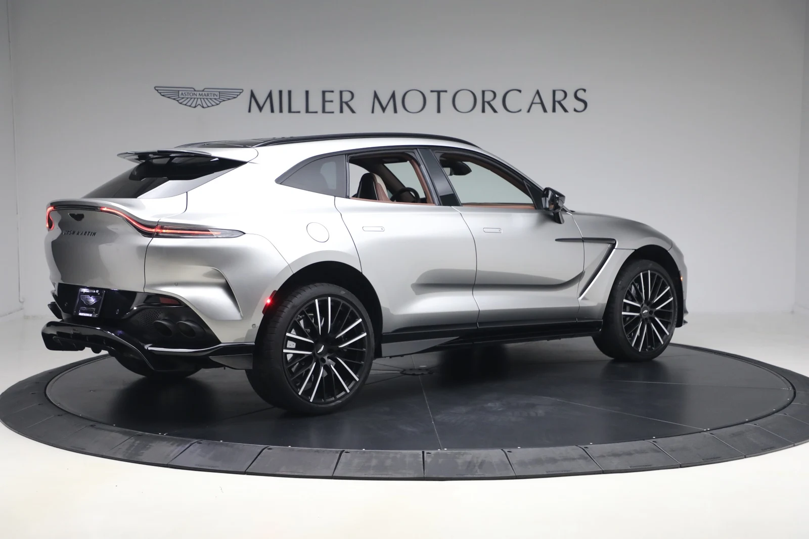 2023 Aston Martin DBX 707, 8/20
