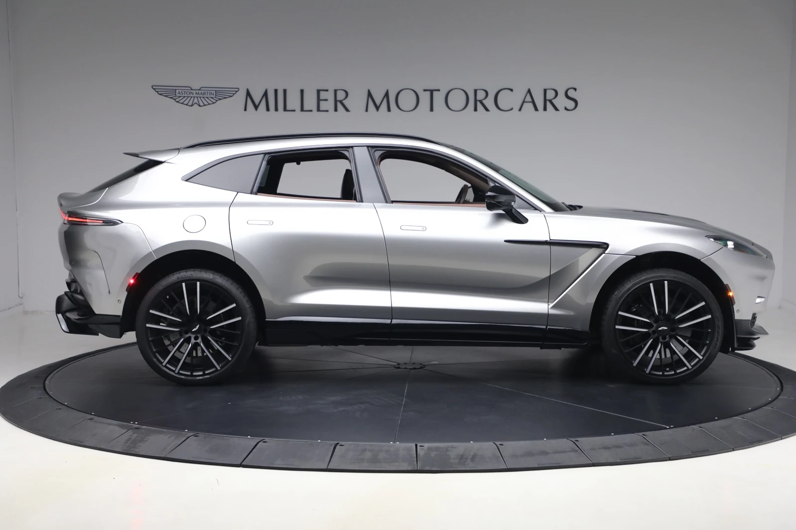 2023 Aston Martin DBX 707, 9/20