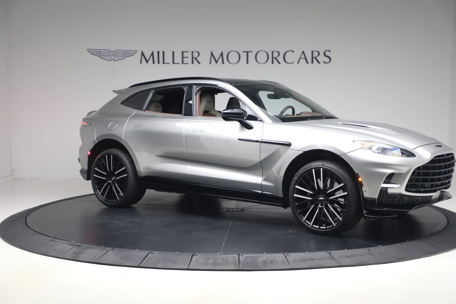 2023 Aston Martin DBX 707, 10/20