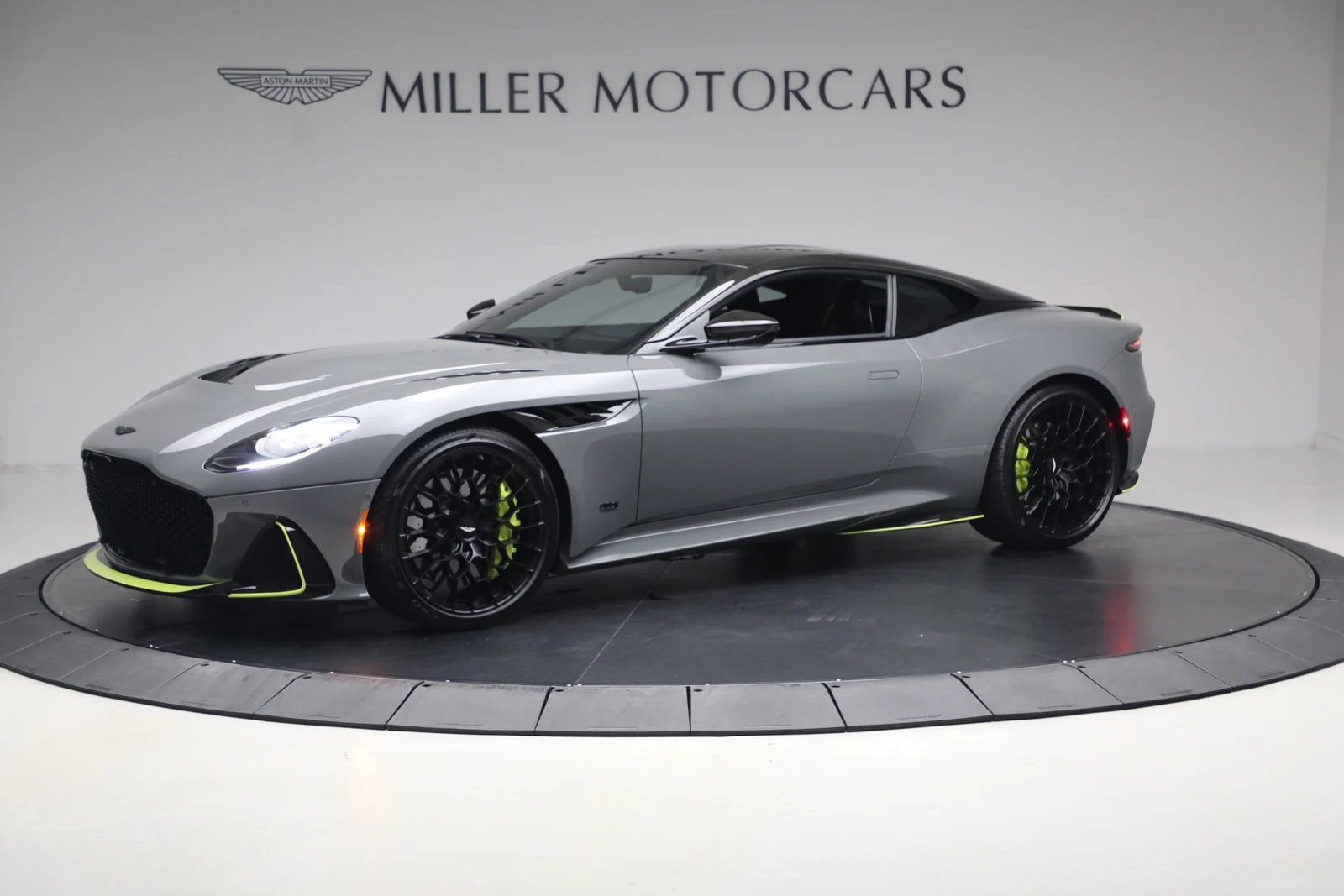 2023 Aston Martin DBS 770 Ultimate, 2/20