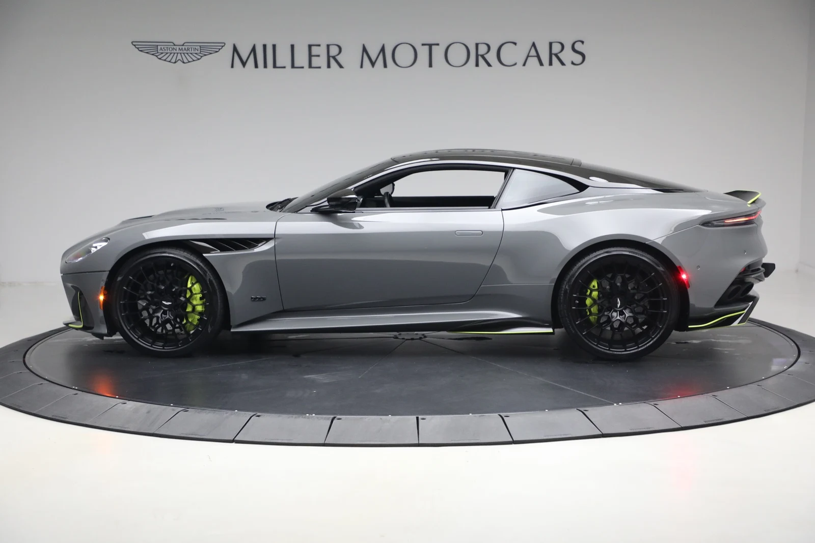 2023 Aston Martin DBS 770 Ultimate, 3/20