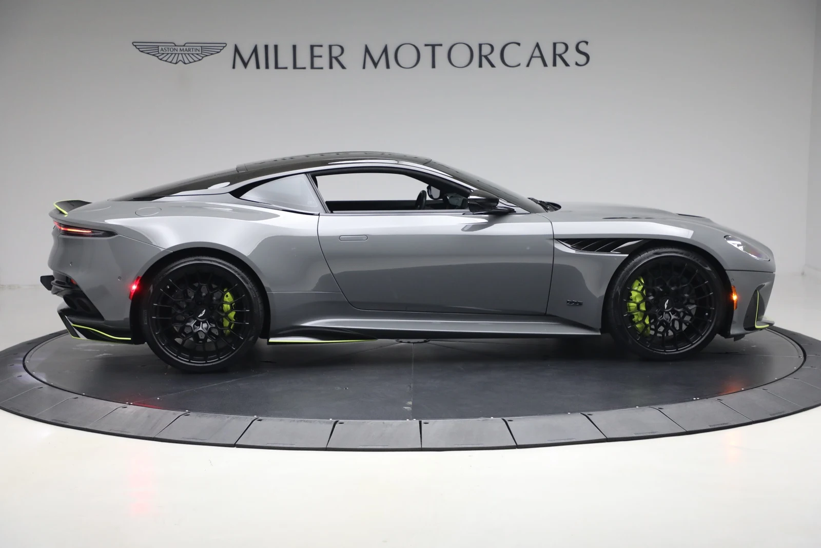 2023 Aston Martin DBS 770 Ultimate, 9/20