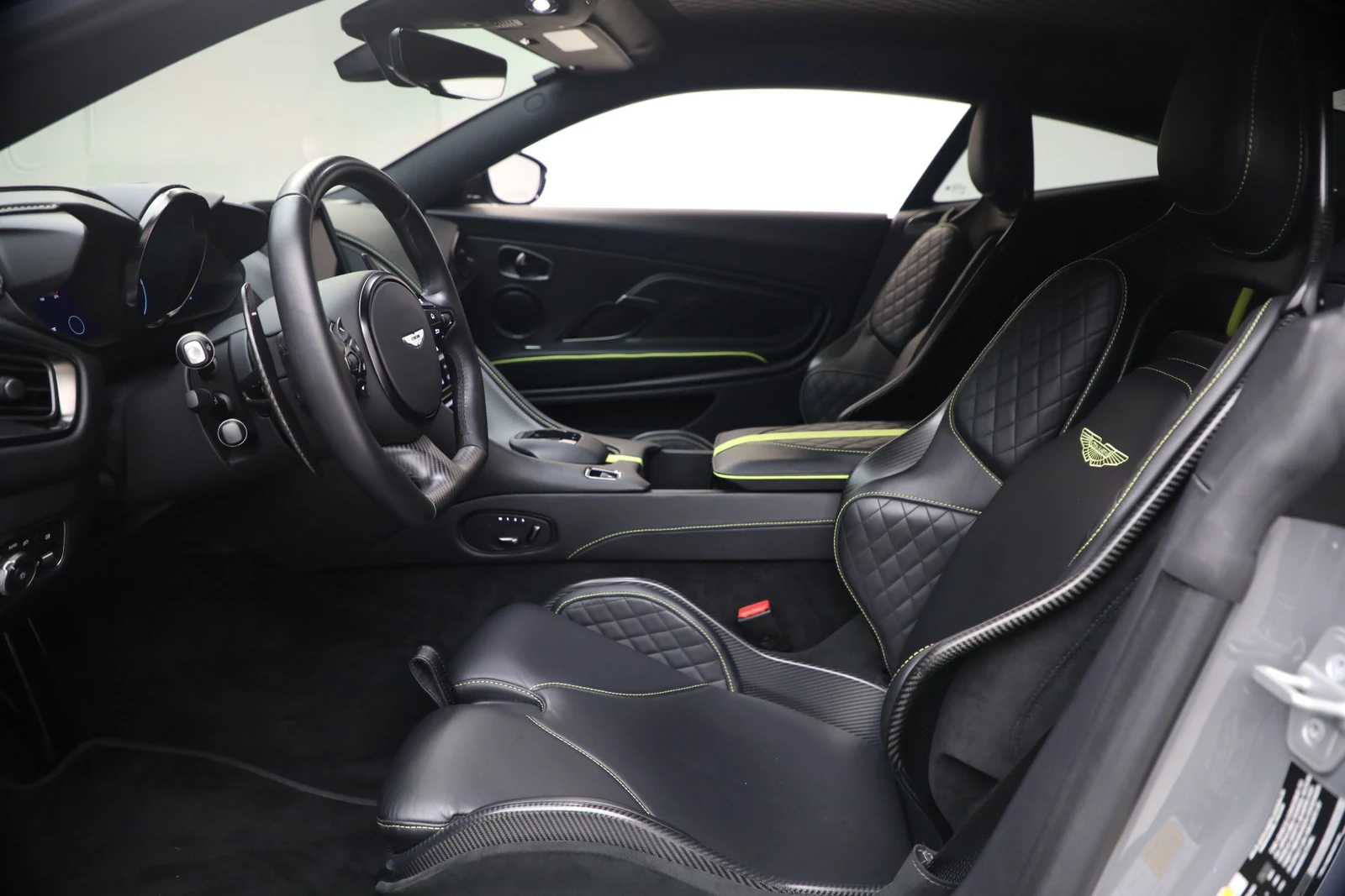 2023 Aston Martin DBS 770 Ultimate, 18/20