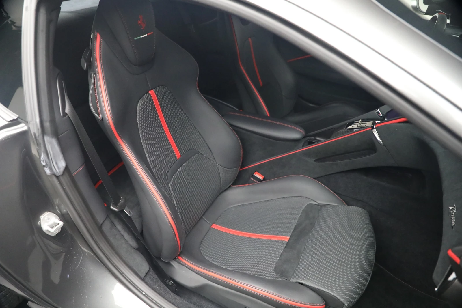 2023 Ferrari Roma Coupé, 18/19