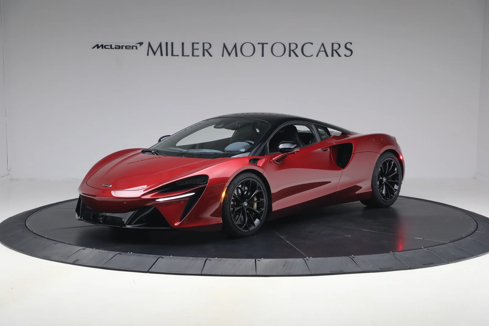 2023 McLaren Artura, 2/20