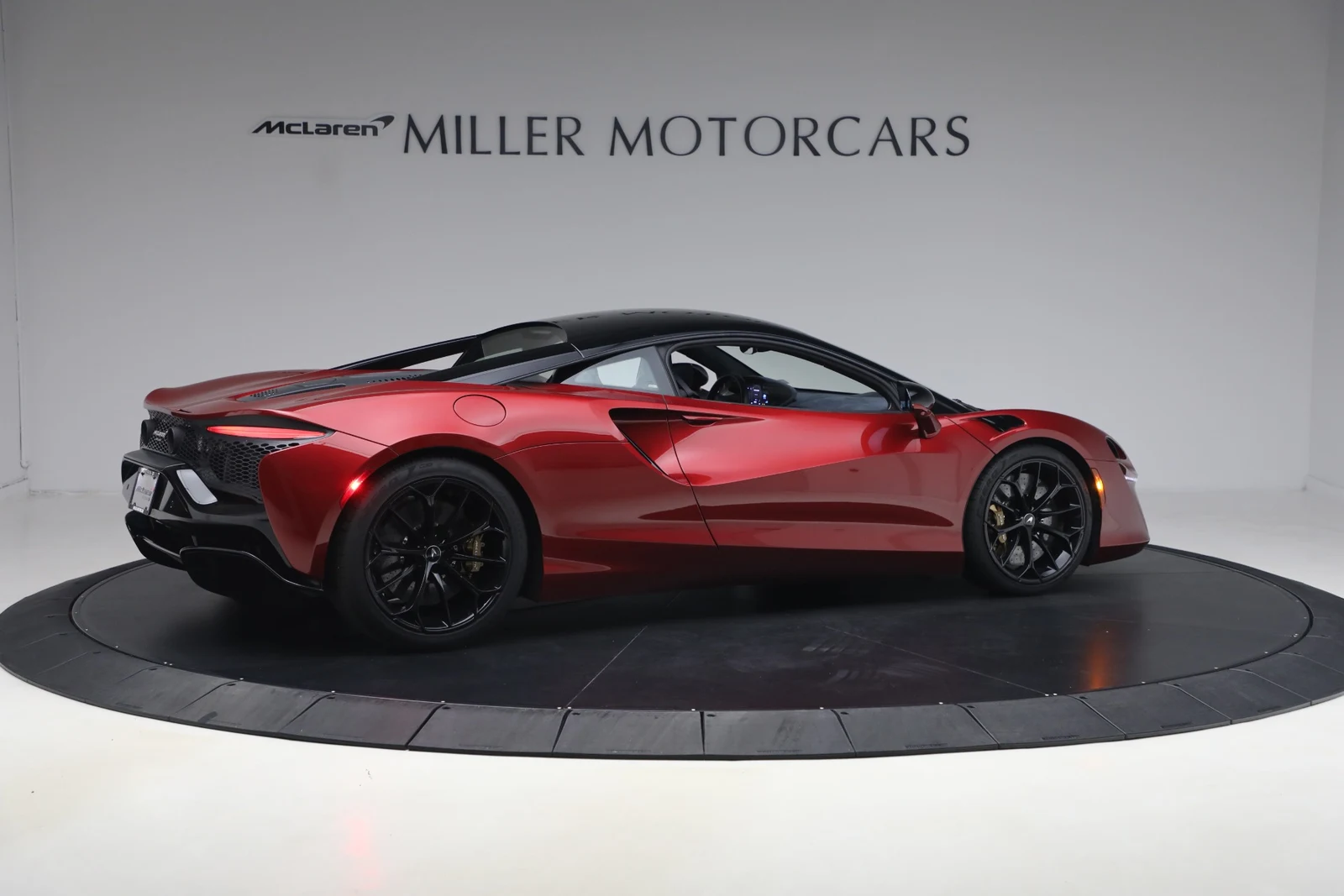 2023 McLaren Artura, 8/20
