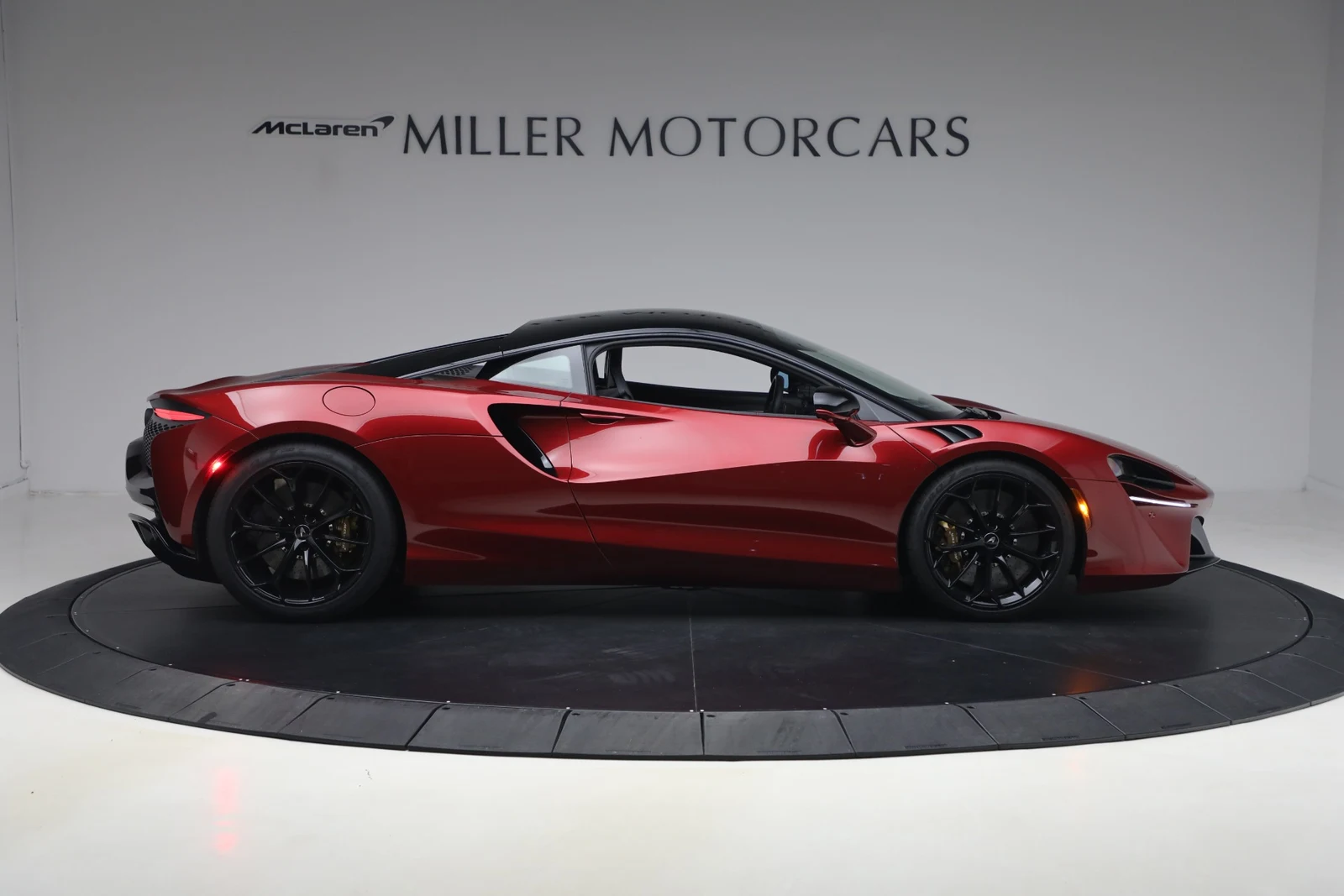 2023 McLaren Artura, 9/20