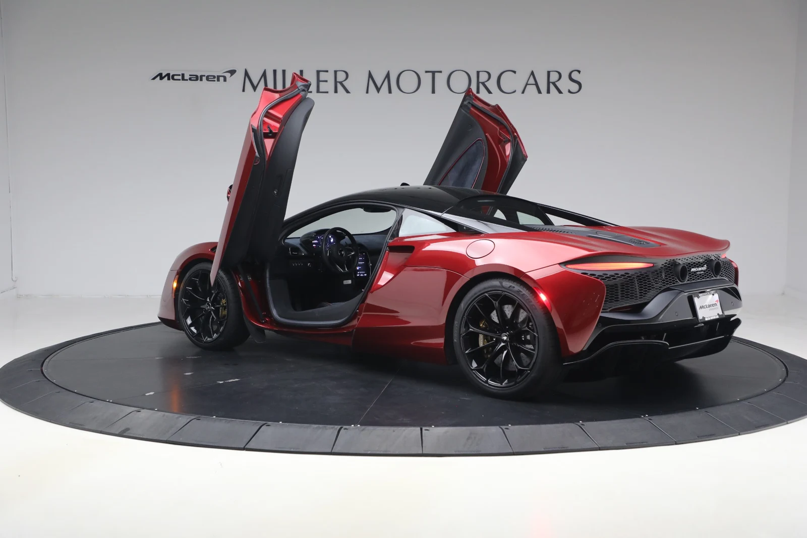 2023 McLaren Artura, 16/20