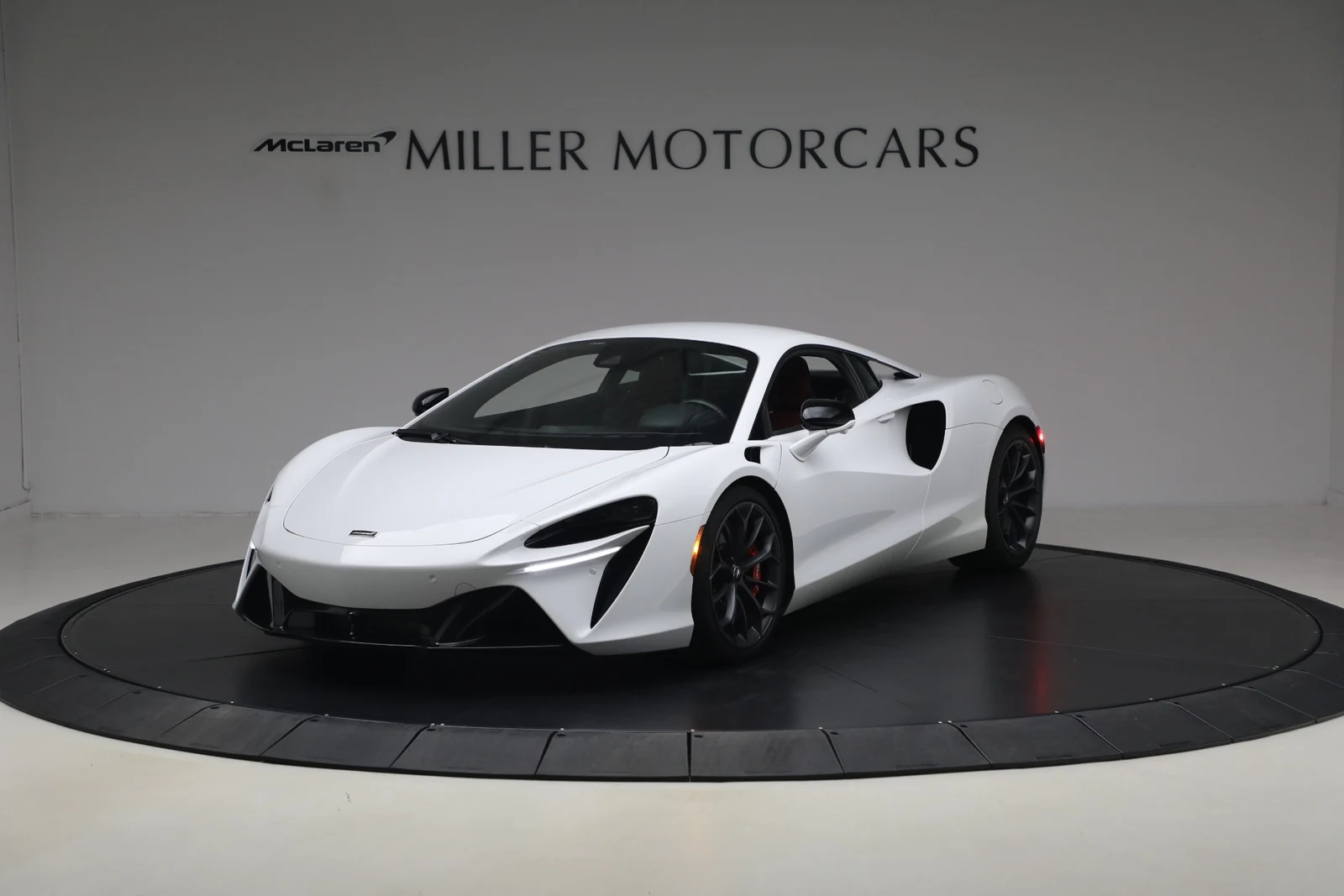 McLaren Artura | Miller Motorcars
