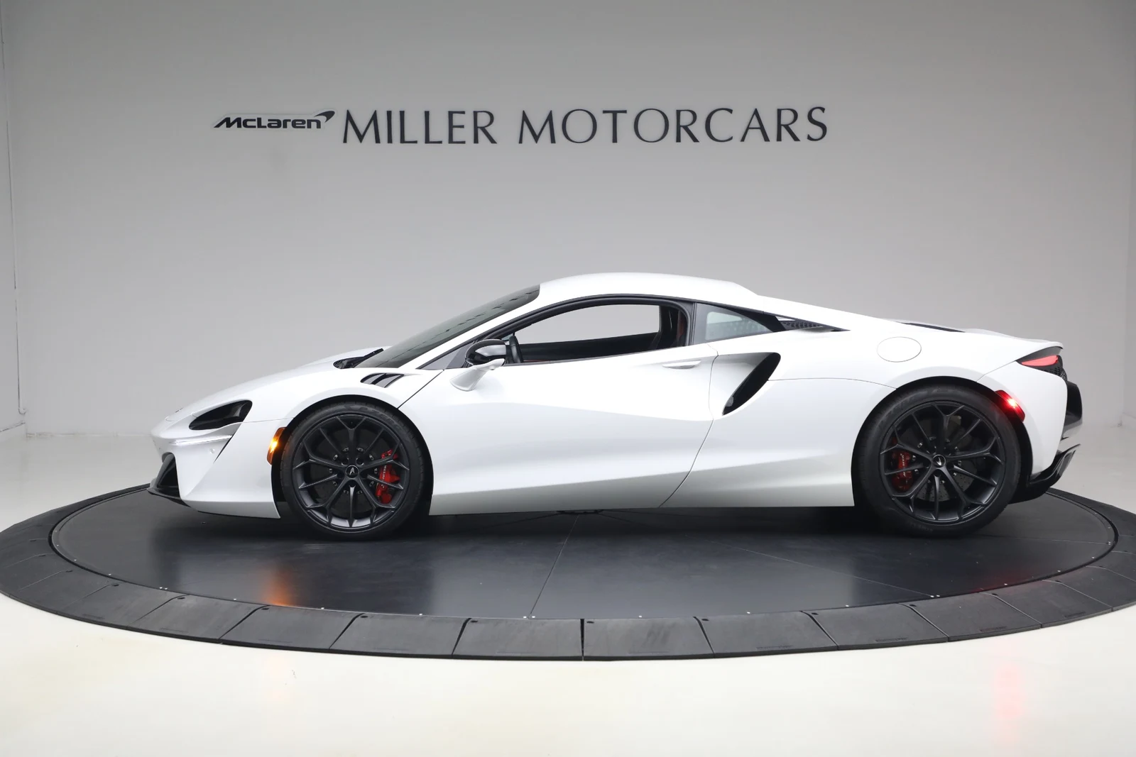 2023 McLaren Artura, 3/20