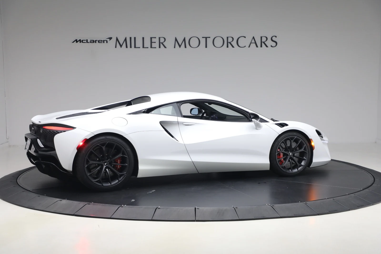 2023 McLaren Artura, 8/20