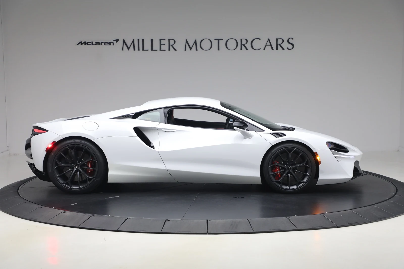 2023 McLaren Artura, 9/20