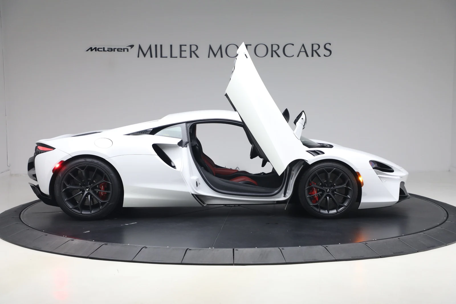 2023 McLaren Artura, 18/20