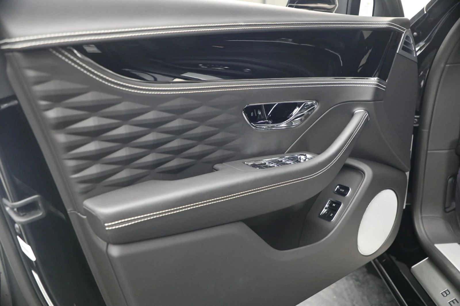 2022 Bentley Flying Spur W12, 18/20