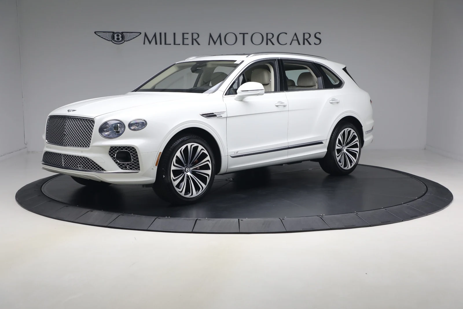 2022 Bentley Bentayga V8, 2/20