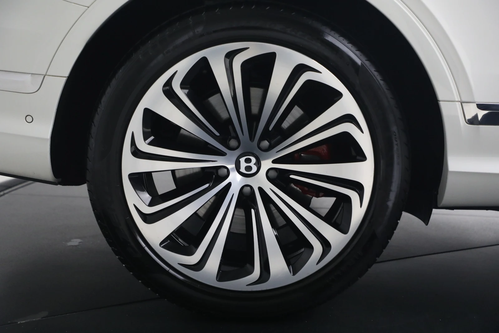 2022 Bentley Bentayga V8, 16/20