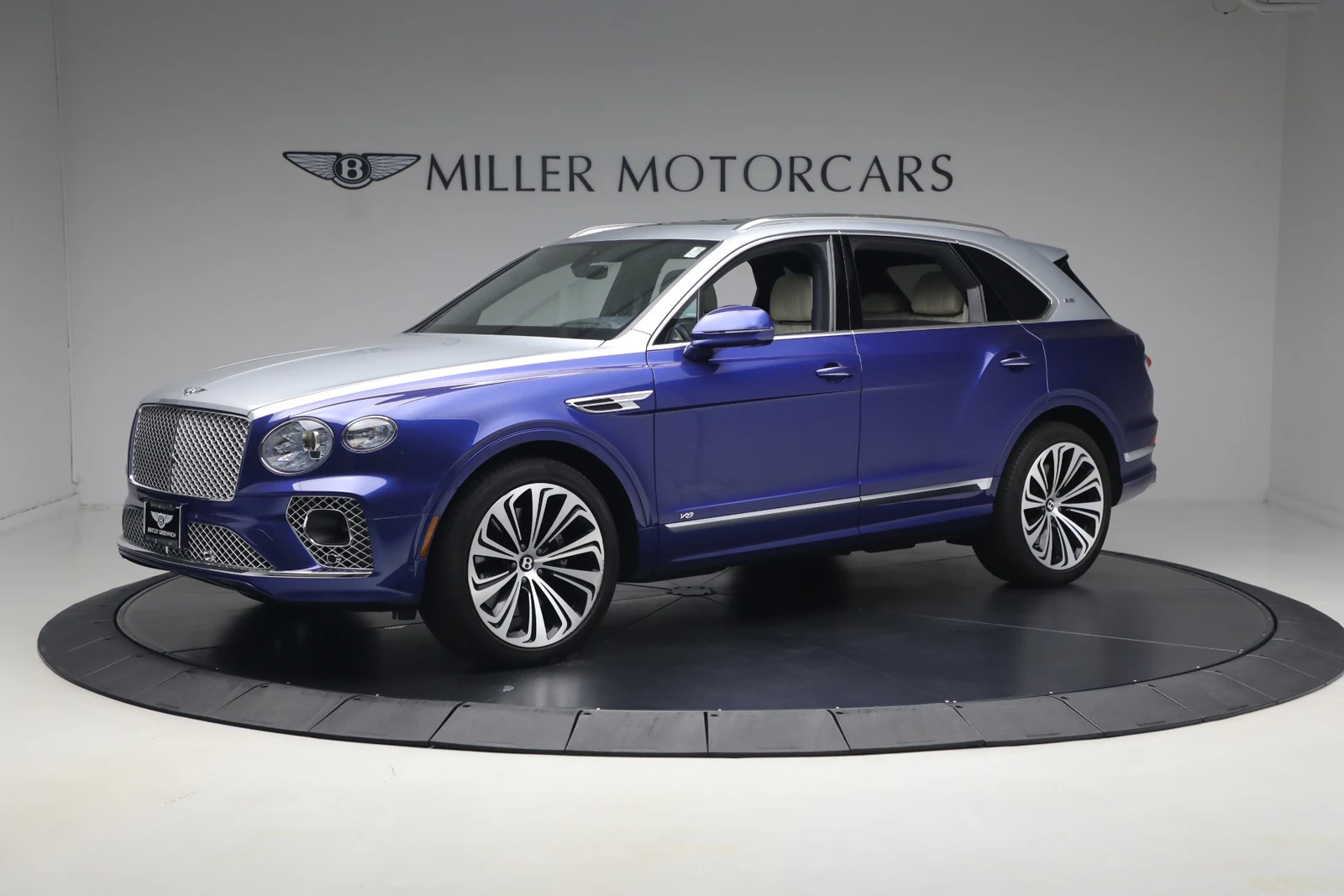 2022 Bentley Bentayga V8, 2/20