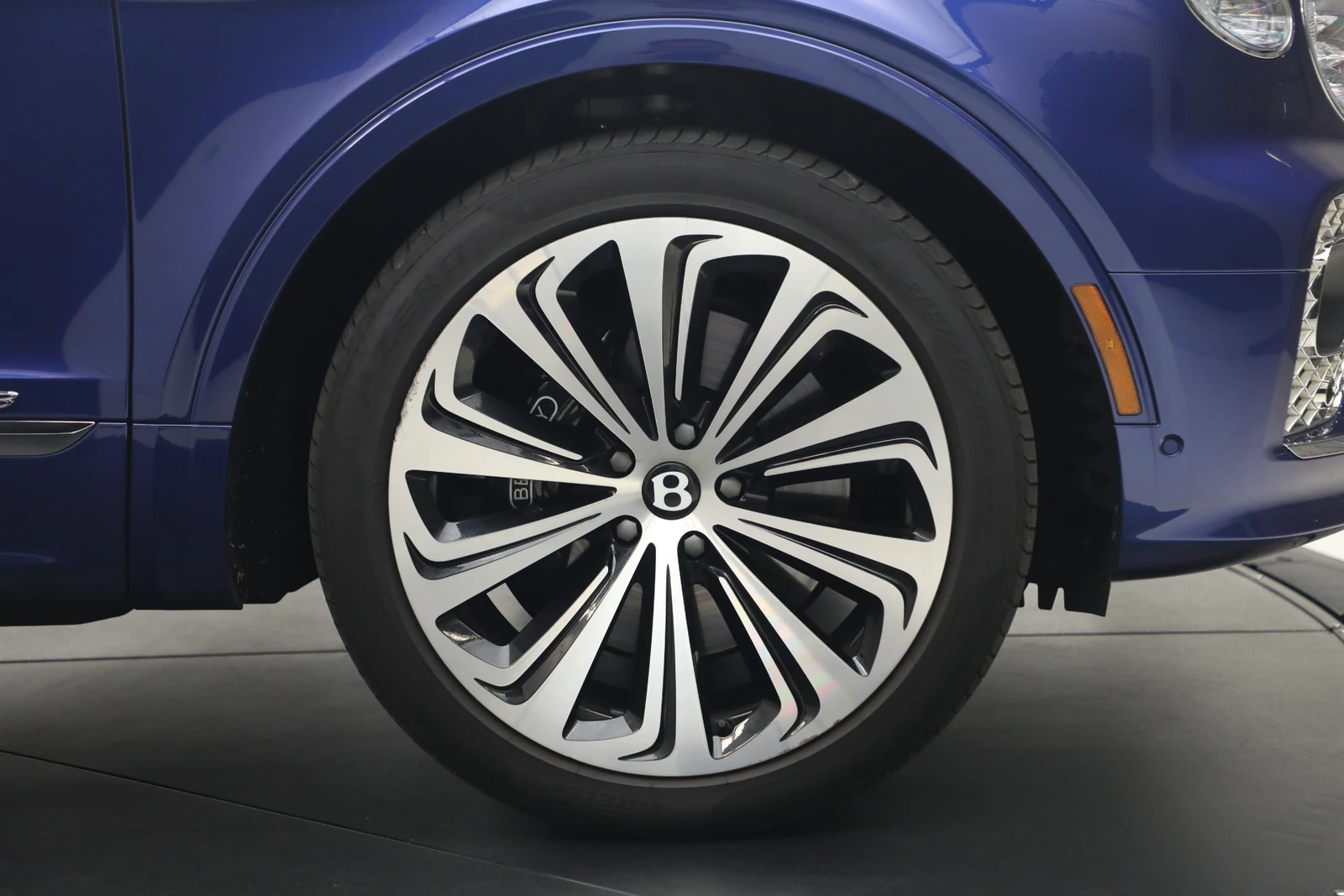 2022 Bentley Bentayga V8, 14/20