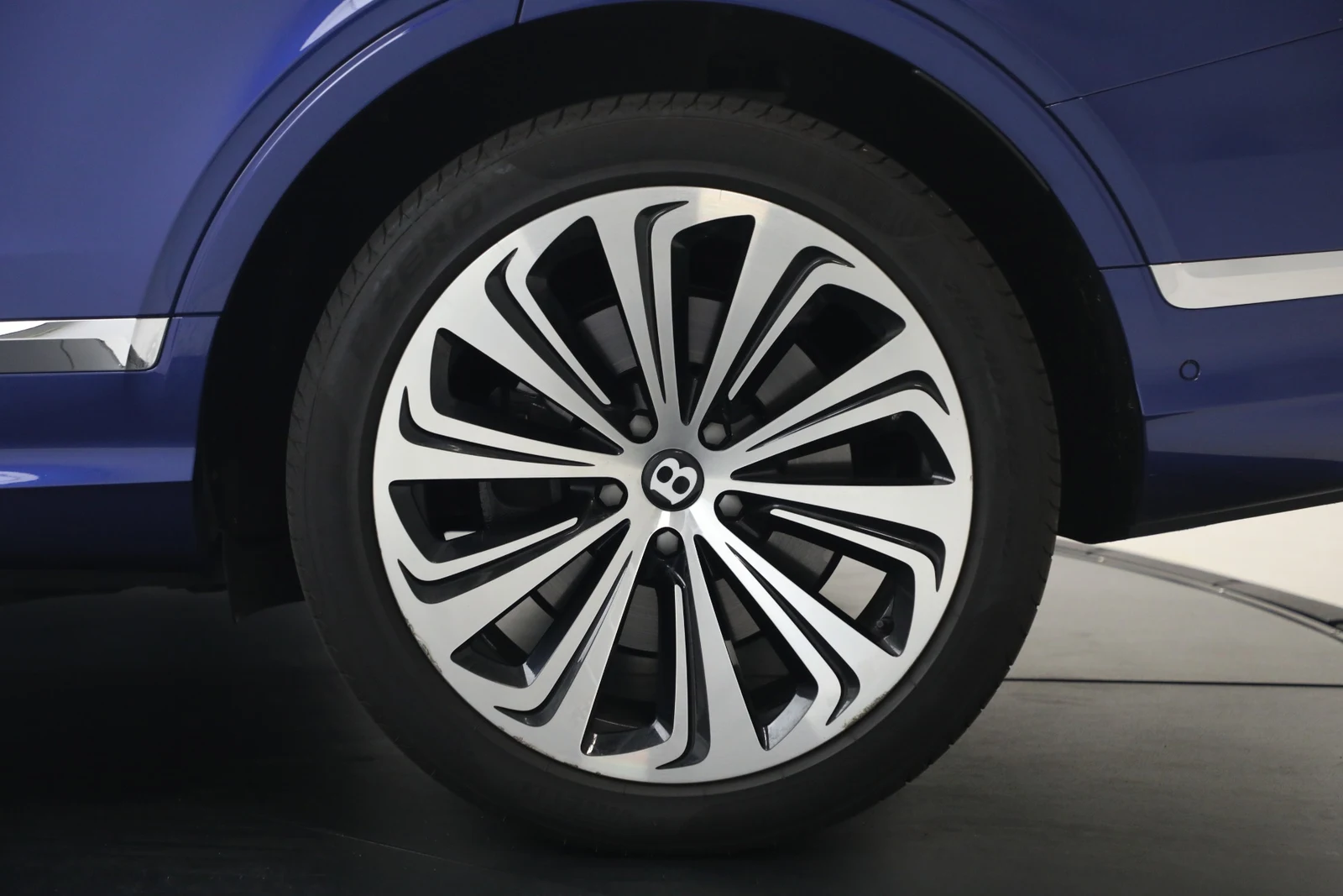 2022 Bentley Bentayga V8, 15/20